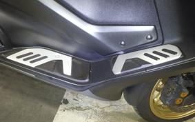YAMAHA T-MAX 560 T 2021 SJ19J