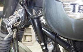 TRIUMPH SCRAMBLER 900 2009