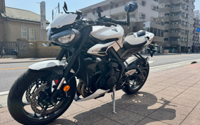 TRIUMPH TRIUMPH STREET TRIPLE R 2023 HDA604