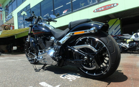 HARLEY FXBR 2023 YEZ