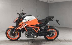 KTM 1290 SUPER  DUKE R V3940