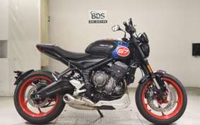 TRIUMPH TRIDENT 660 2025