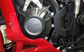 HONDA CBR650R E-Clutch 2025 RH17