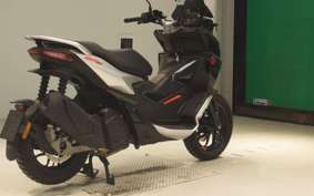 APRILIA SR GT200