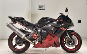 YAMAHA YZF-R1 2004