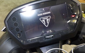 TRIUMPH STREET TRIPLE RX 2026