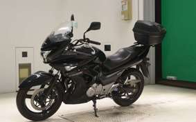 SUZUKI GSR250F 2015