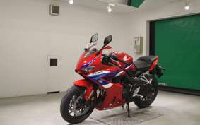 HONDA CB650R E-Clutch 2018 RH17