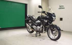 SUZUKI GSR250S 2013
