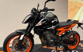 KTM 890 DUKE GP TU940