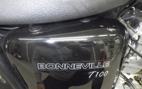 TRIUMPH BONNEVILLE T100 2005