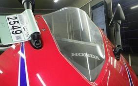 HONDA CBR650R E-Clutch 2025 RH17