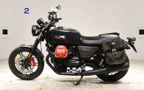 MOTO GUZZI V7 CARBON 2019