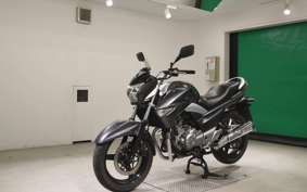 SUZUKI GSR250