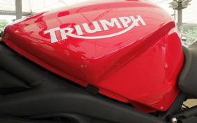 TRIUMPH STREET TRIPLE 2010