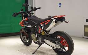 DUCATI HYPERMOTARD698モノ 2024