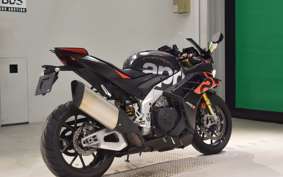 APRILIA RSV4 1100ファクトリ 2024
