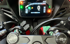 HONDA CBR650R E-CLUTCH 2024 RH17