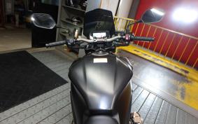 HONDA CB650R E-Clutch 2025 RH17