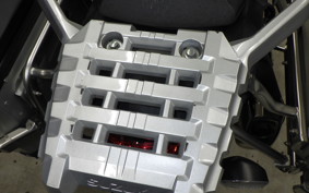 SUZUKI DL650 ( V-Strom 650 ) XTA 2018 C733A