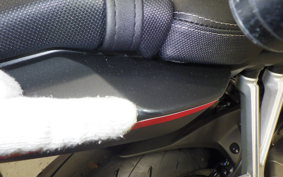 HONDA CBR650R E-Clutch 2025 RH17