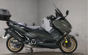 YAMAHA T-MAX 560 SJ19J
