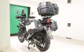 SUZUKI Vｽﾄﾛｰﾑ250A