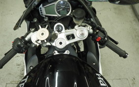 TRIUMPH DAYTONA 675 2010