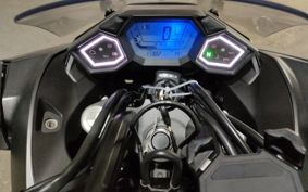 HONDA NM4 VULTUS -02 2014 RC82