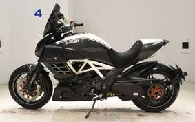 DUCATI DIAVEL 2012