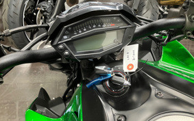 KAWASAKI Z1000 2018 ZXT00W