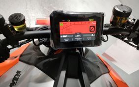 KTM 1290 SUPER  DUKE R V3940