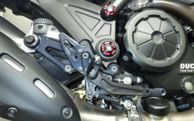 DUCATI DIAVEL 2015