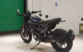 TRIUMPH SCRAMBLERナイトシフト 2024