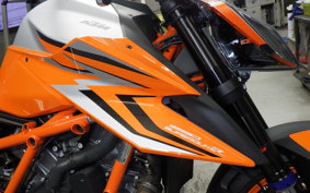 KTM 1290 SUPER DUKE R EVO