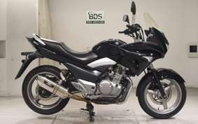 SUZUKI GSR250S 2013