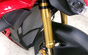 DUCATI STREET FIGHTER V4S 2025 7F00
