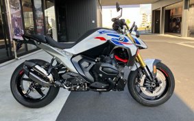 BMW R1300R 2026 0M51