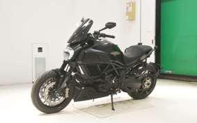 DUCATI DIAVEL 2015