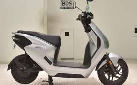 HONDA EM1 e: 2022 EF16