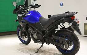 SUZUKI DL650 ( V-Strom 650 ) XTA 2022 C733M