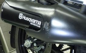 HUSQVARNA SVARTPILEN 250