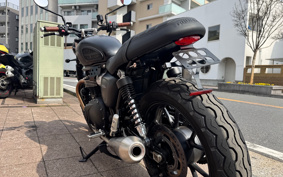TRIUMPH  TRIUMPH  STREET  TWIN  2018 DAD74G