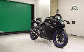 SUZUKI GSX250 R 2015