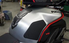 DUCATI STREETFIGHTER V4 SP 2022