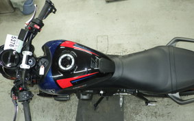 TRIUMPH TRIDENT 660 2025