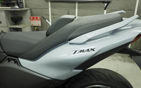YAMAHA T-MAX 560 T 2026 SJ21J