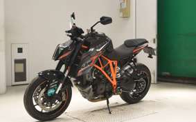 KTM 1290 SUPER DUKE R 2015