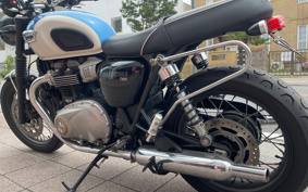 TRIUMPH BONNEVILLE T100 2020 DAD70G