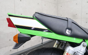 KAWASAKI ZRX400 ZR400E